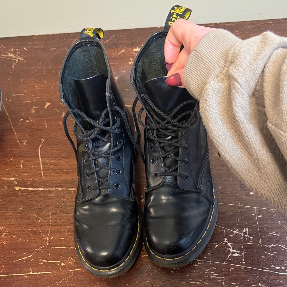 Dr. Martins women’s size 10